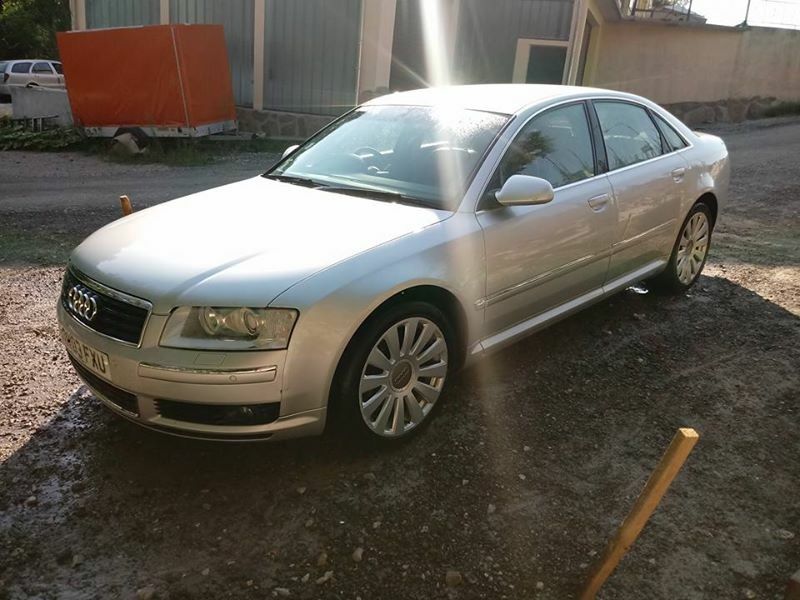 Ауди А8 д3 4.2 на части