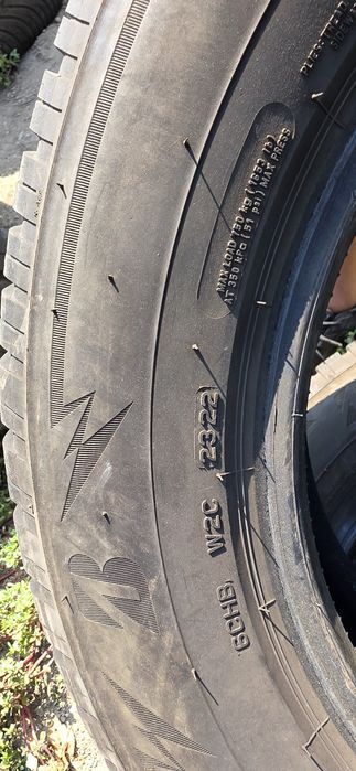 Гуми 2бр 215/65/16 - 1бр  - 75 евро