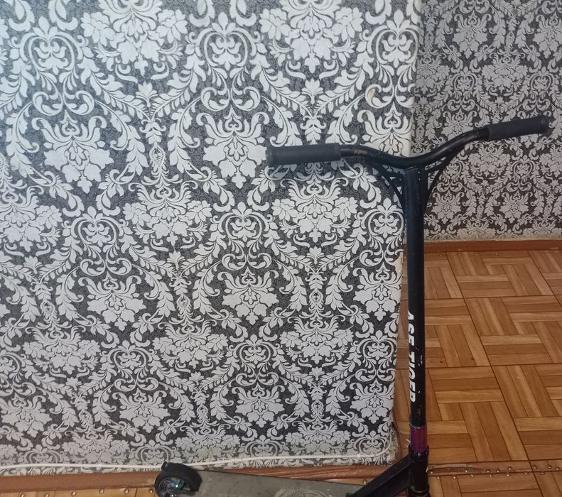 Продам самокат трюковой