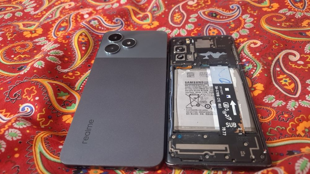 Продам телефоны не рабочие