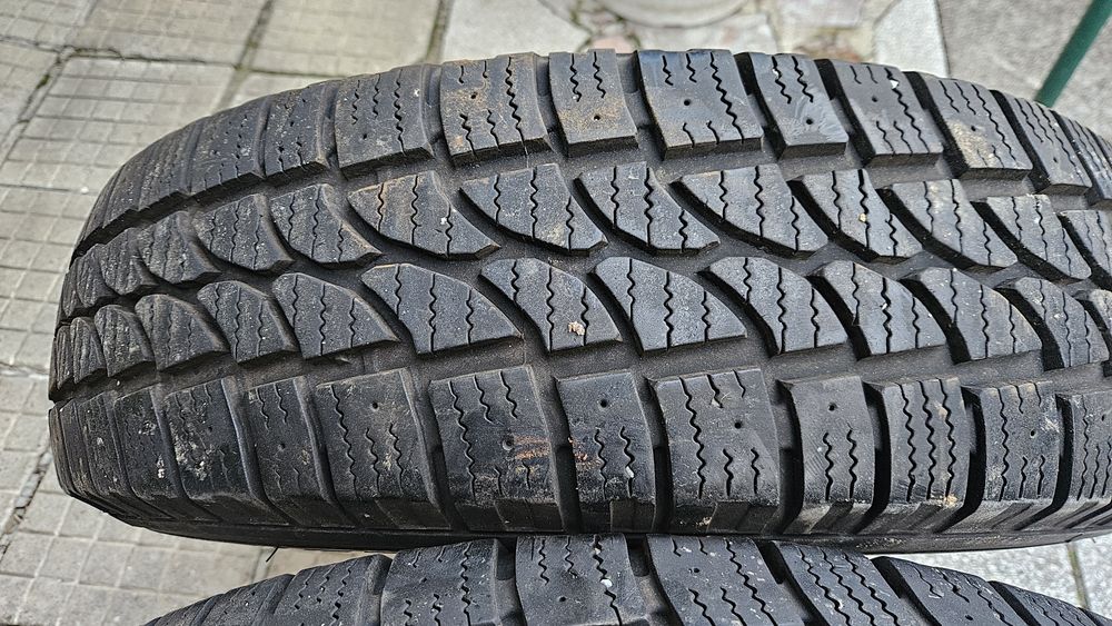 Зимни бусови гуми 215 75 16