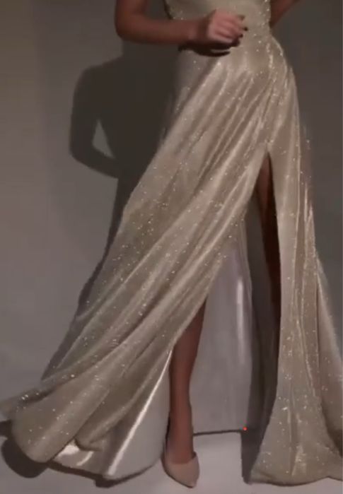 Вечернее платье.