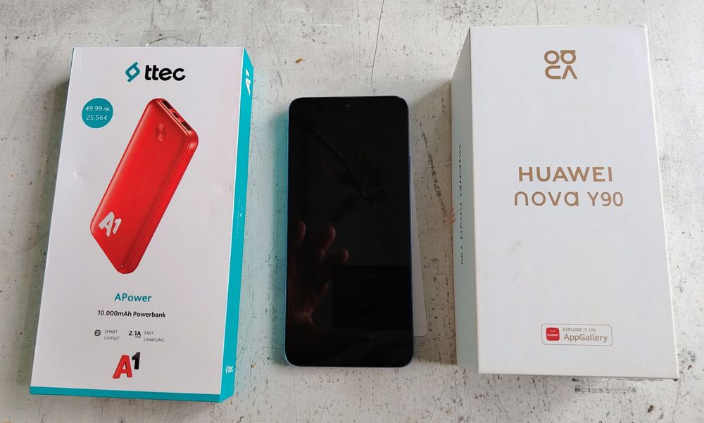 Телвфон HUAWEI Y 90