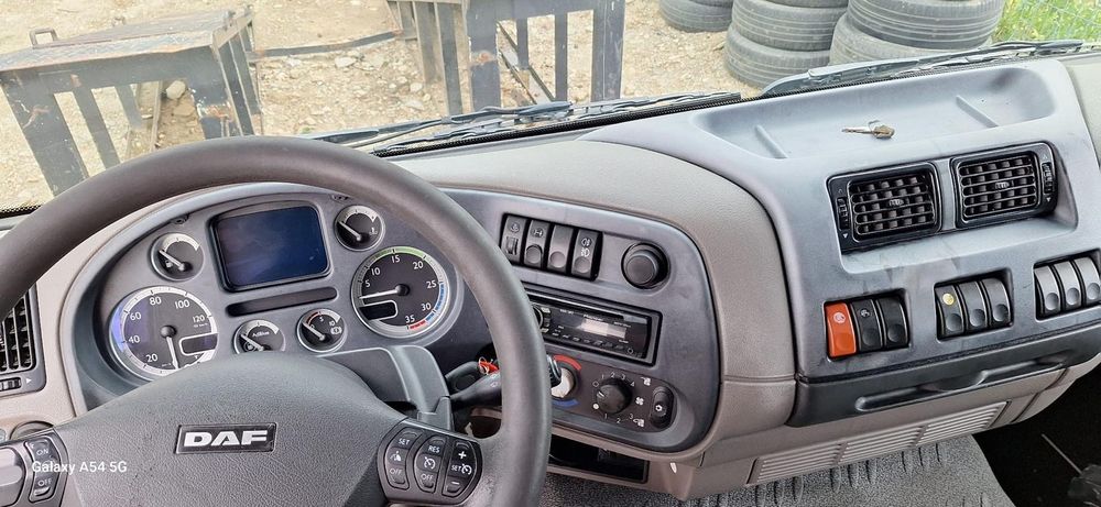 Daf Lf 220 cai basculabil+macara 4 tone pneumatica