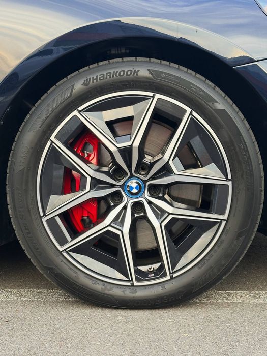 BMW i5 M60 2024 yil