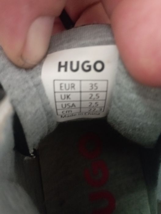 Детски маратонки HUGO
в бяло G00245
HUGO
-5% в приложението