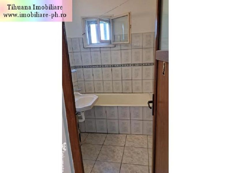 Apartament 3 camere de vanzare : Nord - (Cameliei)