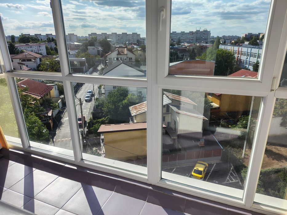 Vând apartament cu 3 camere Obregia sector 4