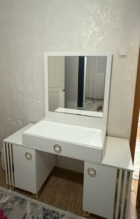 Туалетный столик сатылады