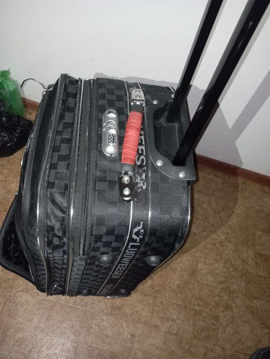 Чемодан 60×40×35