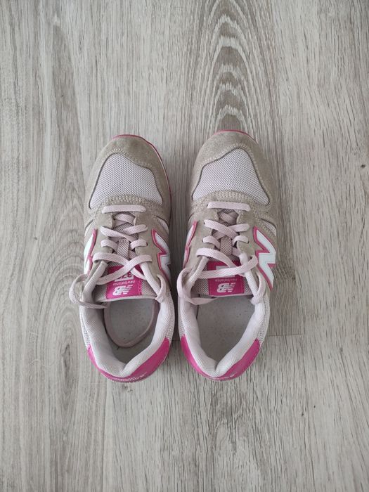 Adidasi  New Balance marimea 35 ca noi purtati putin
