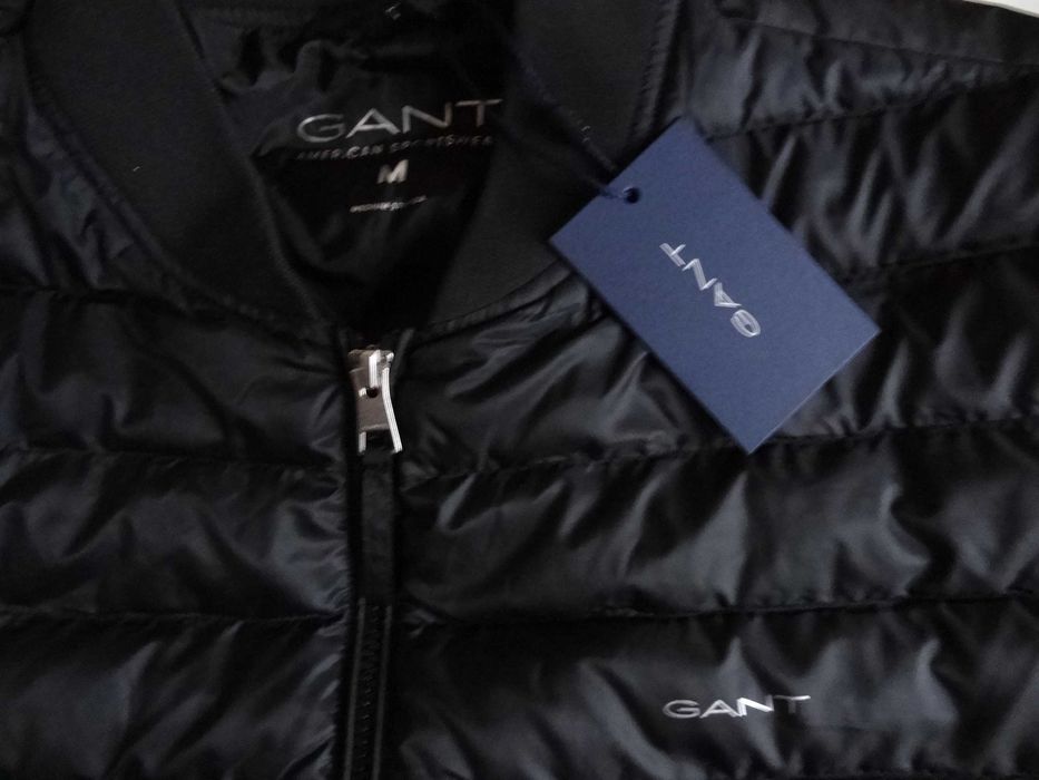 GANT,размер М,ново оригинално мъжко  пухено яке.