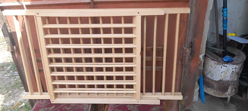 Кроватка   производство Дубай чистое дерево