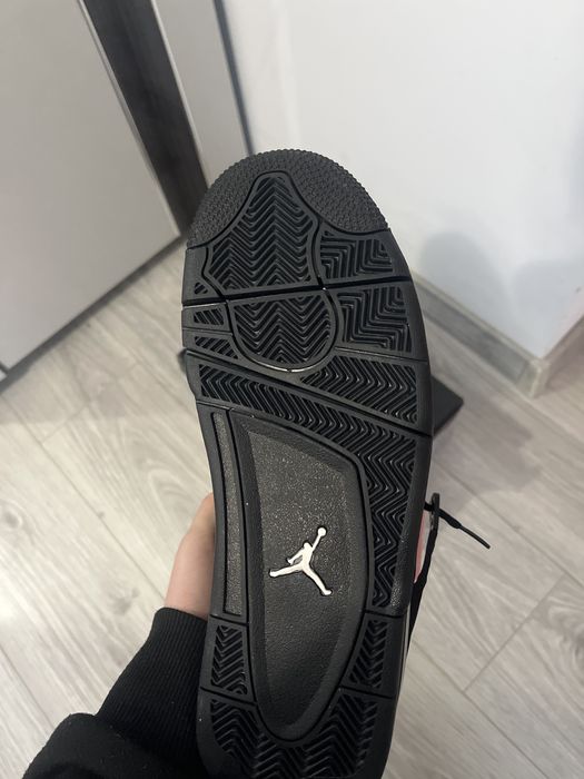 Jordan 4 black cat marimea 41
