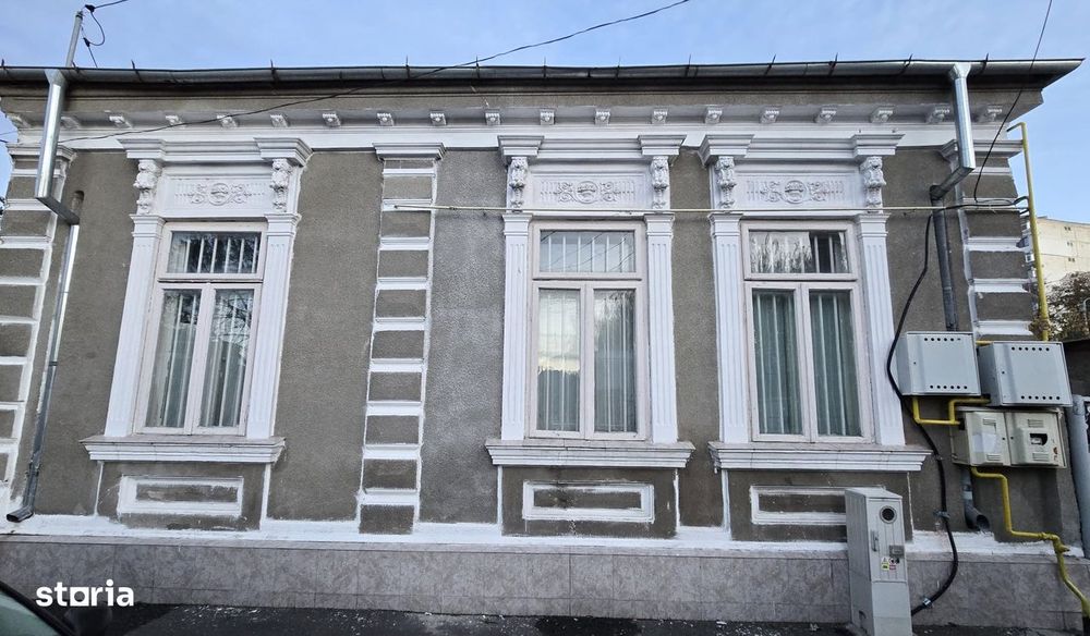 Casa boiereasca, strada Democratiei, pretabila cabinet medical