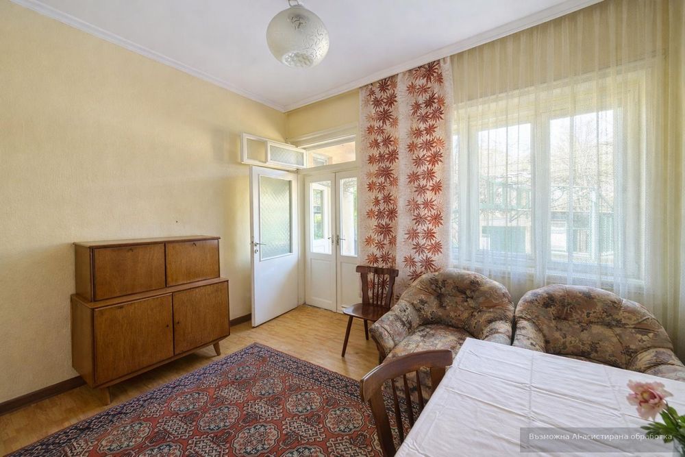 Тристаен апартамент под наем в Център