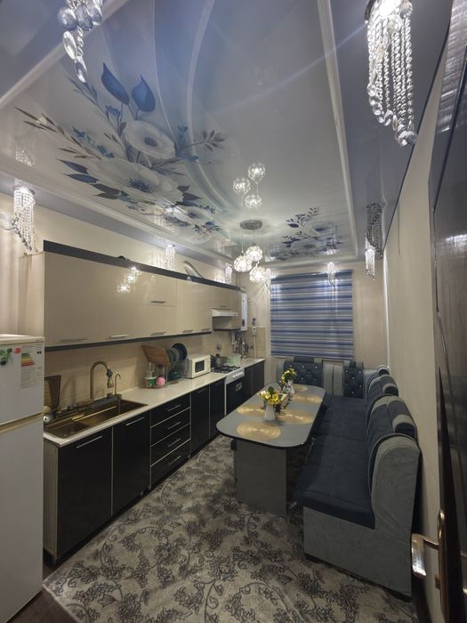 Yashil Dunyoni yonidan Dom