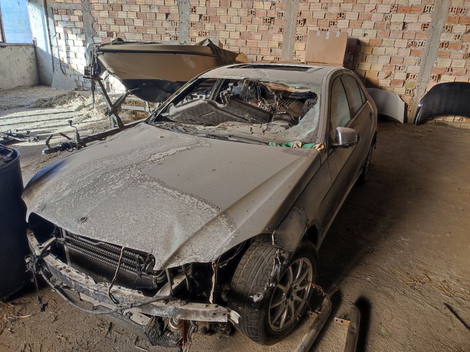 Mercedes E220 blue efflclency/Мерцедес Е220 само на части