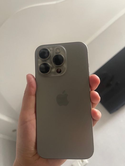 Продам Iphone 15 pro