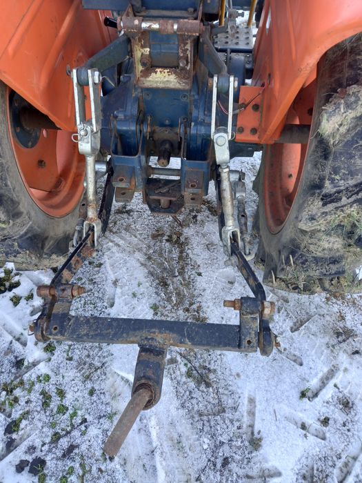 Трактор Кубота, 2 бр. Окопни култиватори и торачка