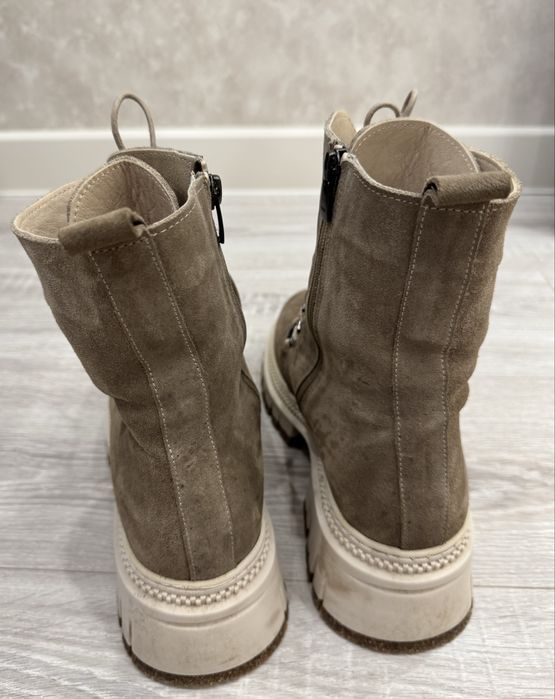 Ботинки из натуральной замши