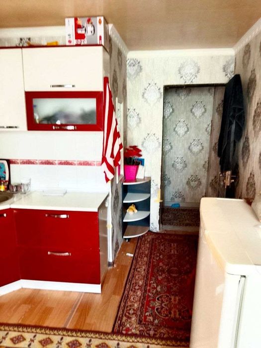 Квартира сотилади 2\1\3 Ховлиси б\н САНИИФ ТТЗ Шох бекат 350 м