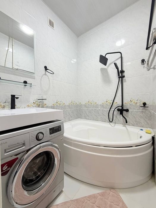 Kvartira sotiladi chilonzor 11 kvartl 2/1/4/ 50m2  metro peshkom 15 m