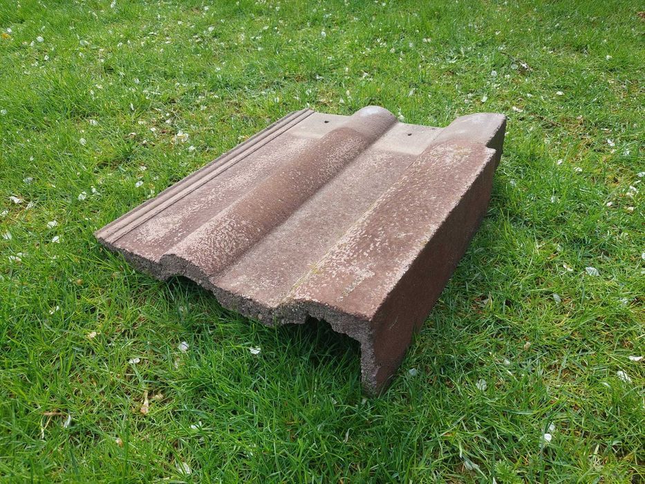 Tigla Beton Vortex, utilizata, culoare maro
