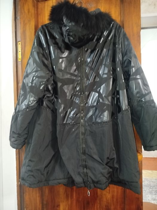 Продам зимнюю куртку