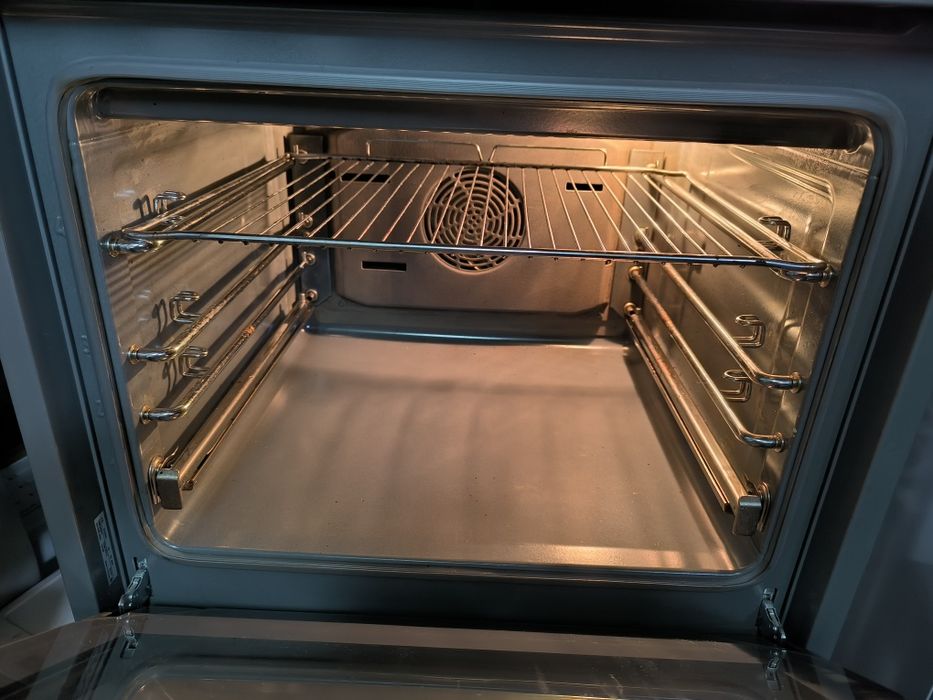 Фурна NEFF Mega 4624 N - автоматични програми хляб, пица и др.