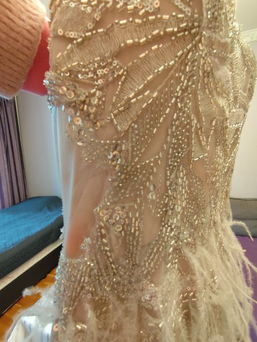 Бална рокля в нежен цвят