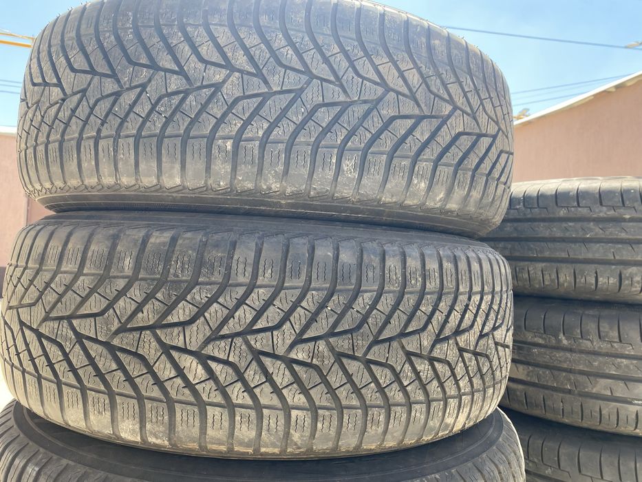 Шины  Yokohama Germany 225/60/17, 2шт