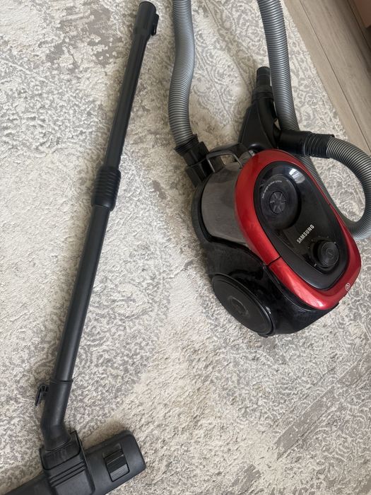 Продам б/у пылесос