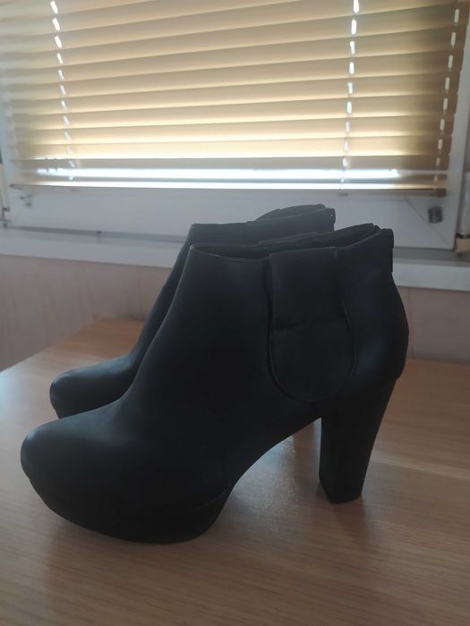 Дамски Боти в Черно размери 39 и 40