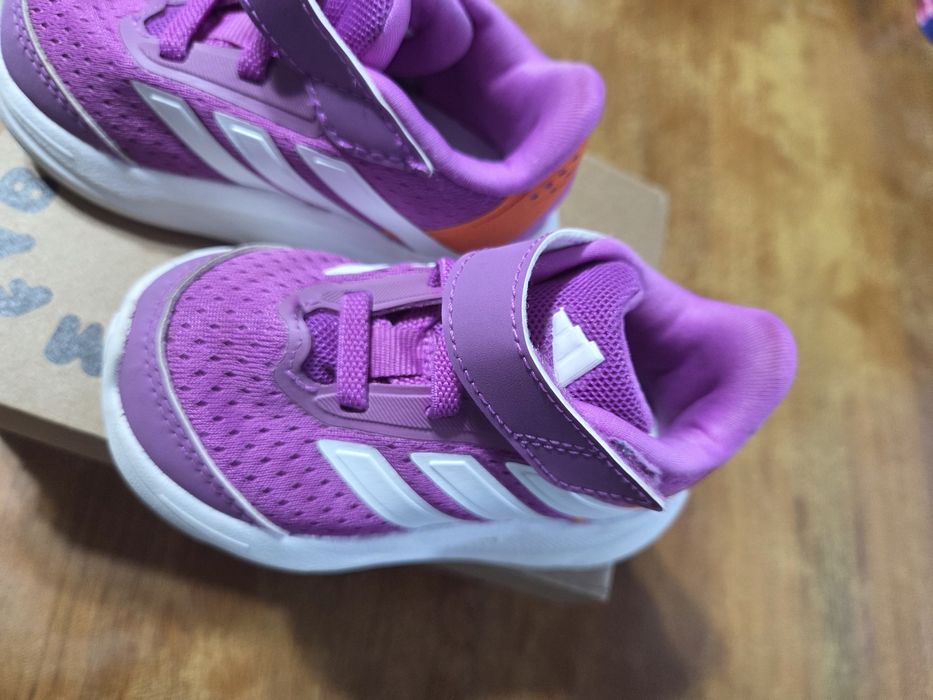 Бебешки маратонки Адидас Light motion р-р 20