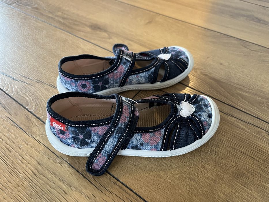 Детски пантофи два чифта