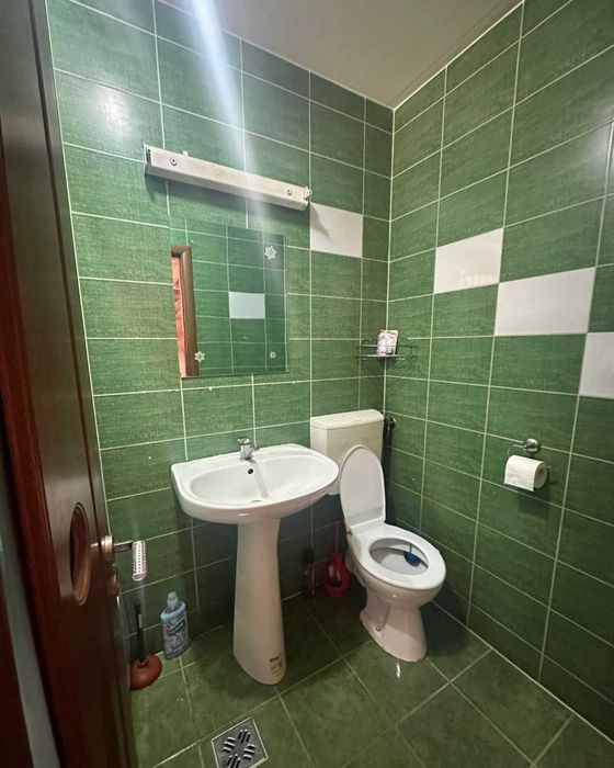 Inchiriez apartament decomandat doua camere Str.Henri Coanda