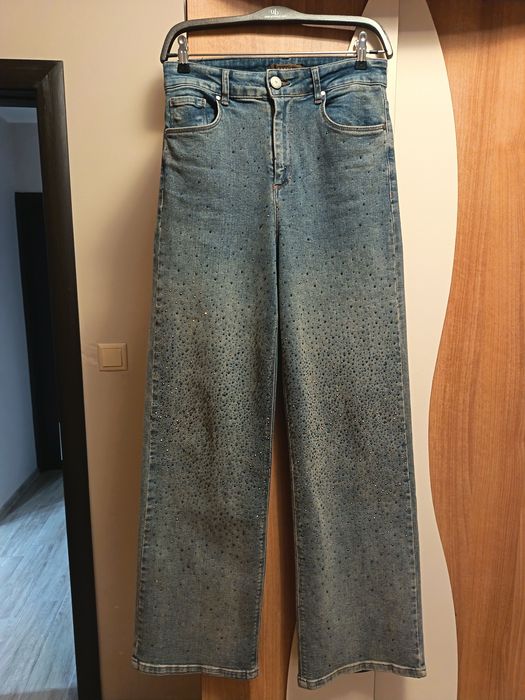 Дамски дънки с камъни