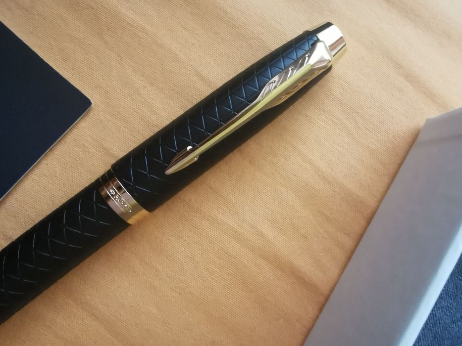 Stilou Parker nou, nefolosit, cu rezervă cerneală