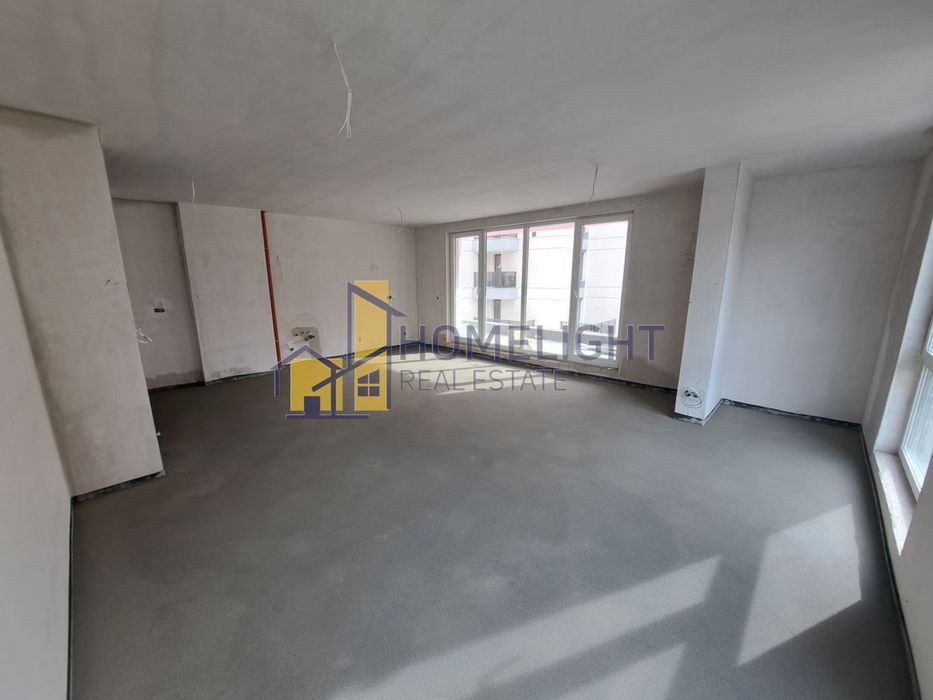 Тристаен апартамент в кв. Кръстова вада