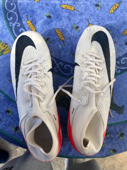 Продавам футболни обувки Nike Zoom Mercurial