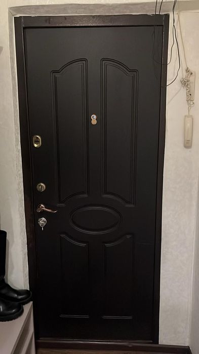 Дверь продается читайте описания