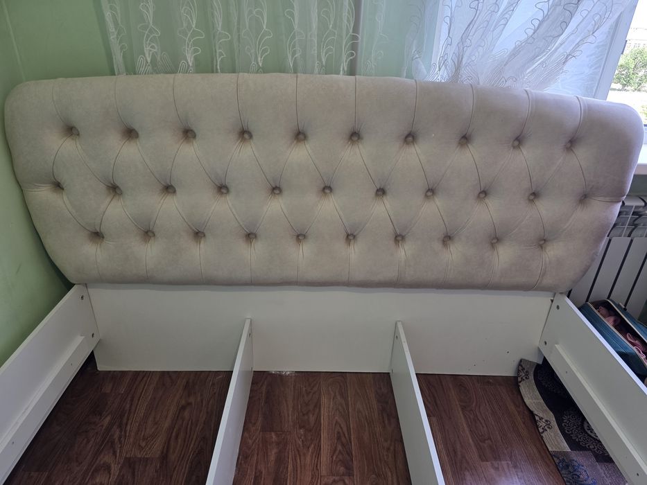 Спальный кровать