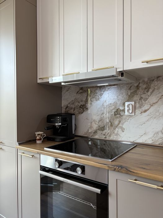 Inchiriez apartament Untold  3 cam./ 4 pers
