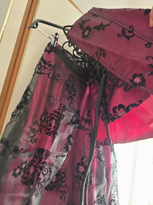 Vând costum de dama pentru nuntă