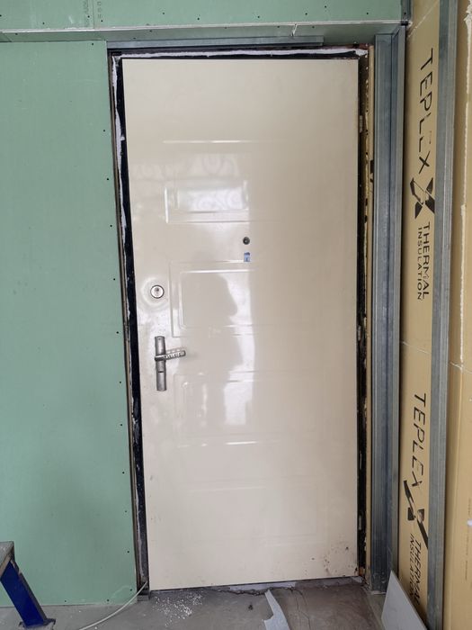 Входная дверь металлическая