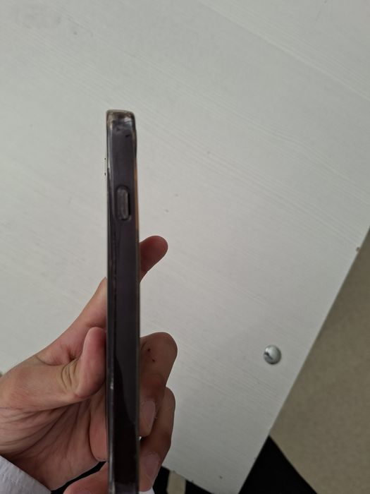 Айфон 8 минусы снизу