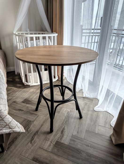 гостиничные столики