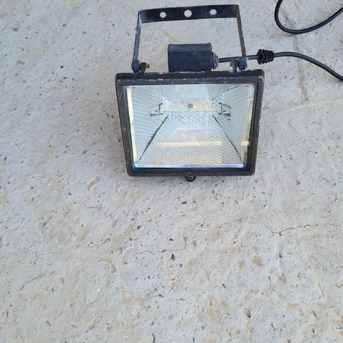 Прожектор  б/у работает