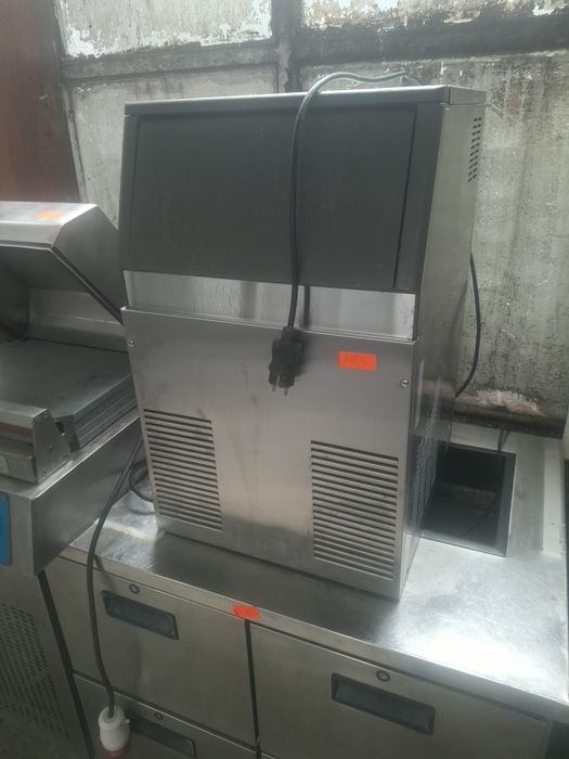 Ледогенератор професионален   40 кг